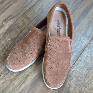 Minnetonka Pacific Slip On Leather Loafer